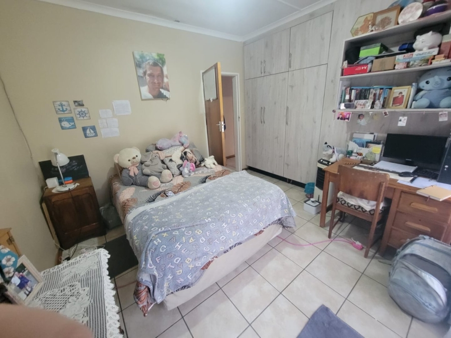6 Bedroom Property for Sale in Jordania Free State